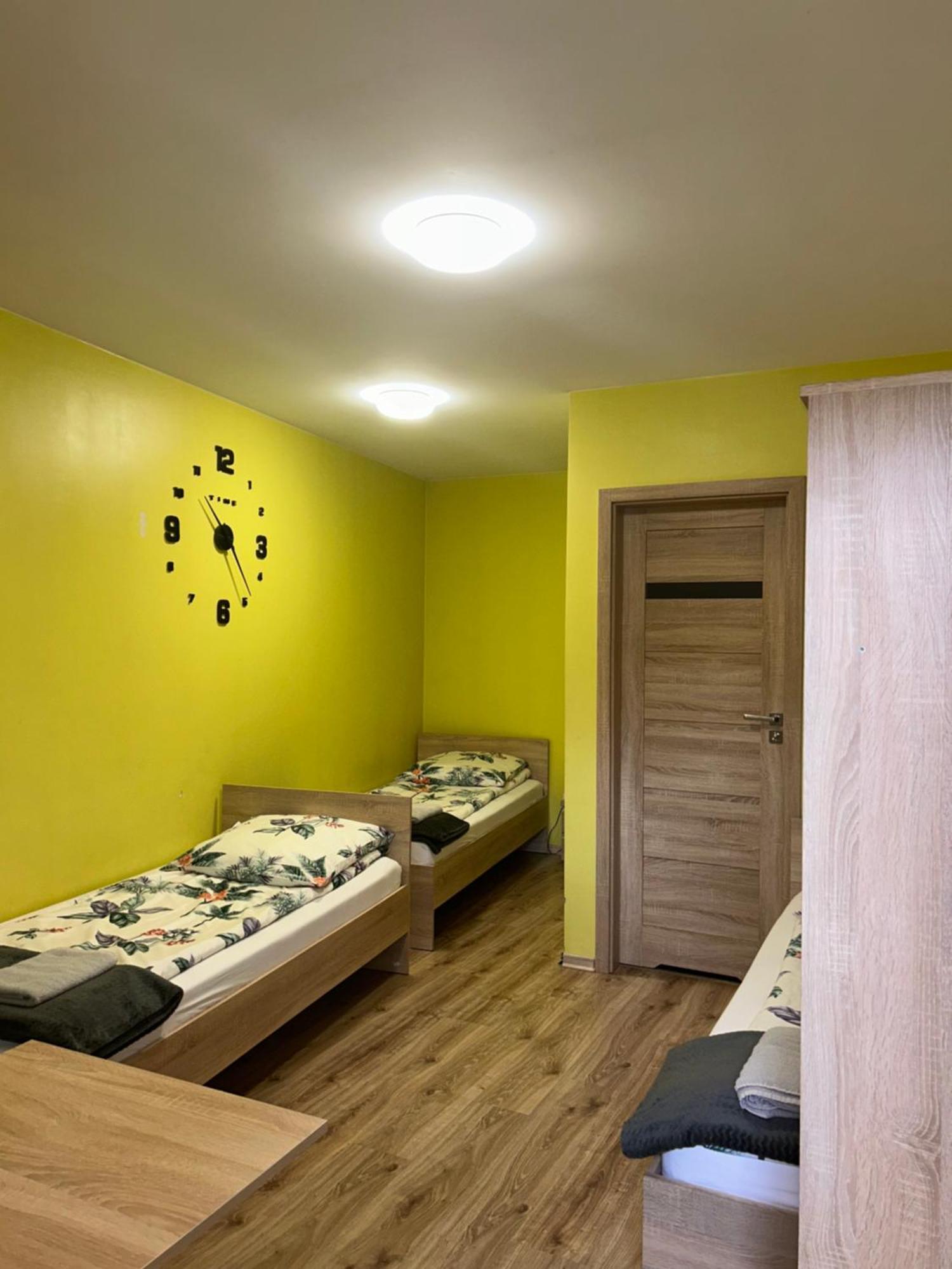 Noclegi Julia Pokoje 1-3 Parter Sniadanie Kontynentalne Kielce Ngoại thất bức ảnh